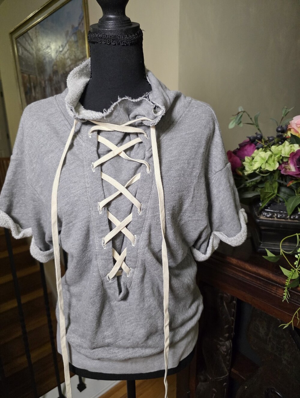 Antropology T.La Gray Short-Sleeve Lace-Up Sweatshirt with Cream Laces Size S